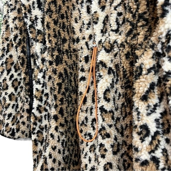 Blank NYC Fleece Leopard Print Faux Leather Trim Coat Jacket Beige Tan Sz Small - Picture 9 of 13
